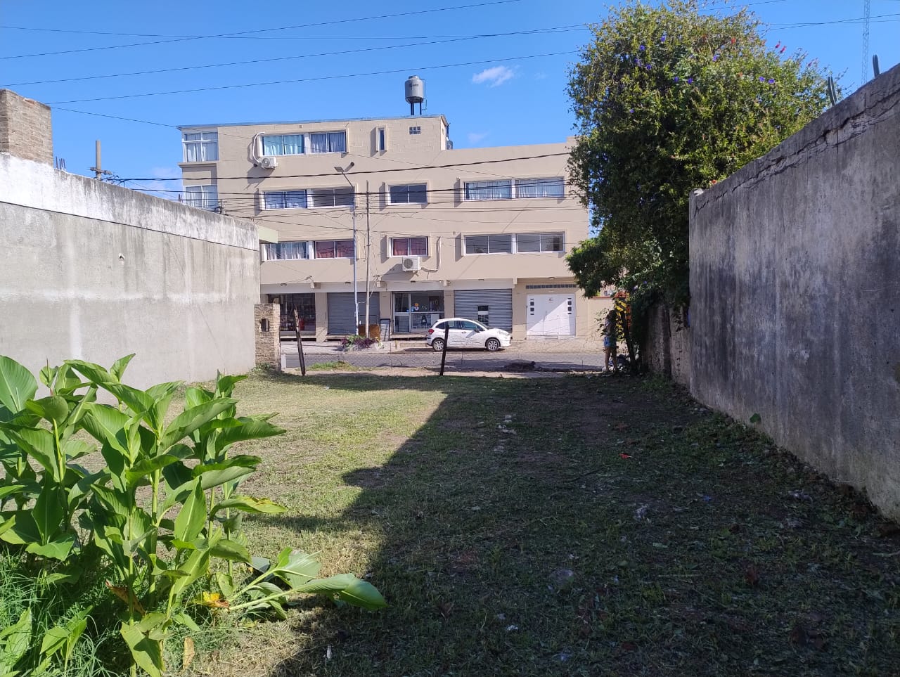 LOTE SOBRE LA CALLE MUÑOZ A METROS DE TRES SARGENTO